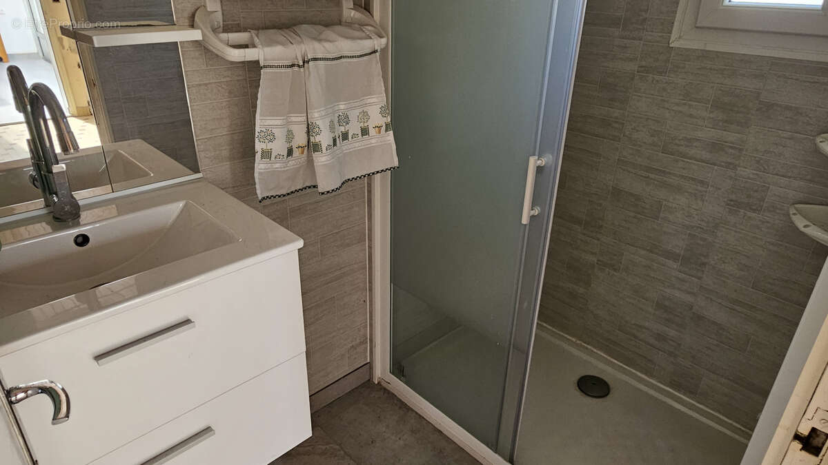 Maison de 130 m2 + dépendances sur un terrain de 650 m2 ! - photo 20