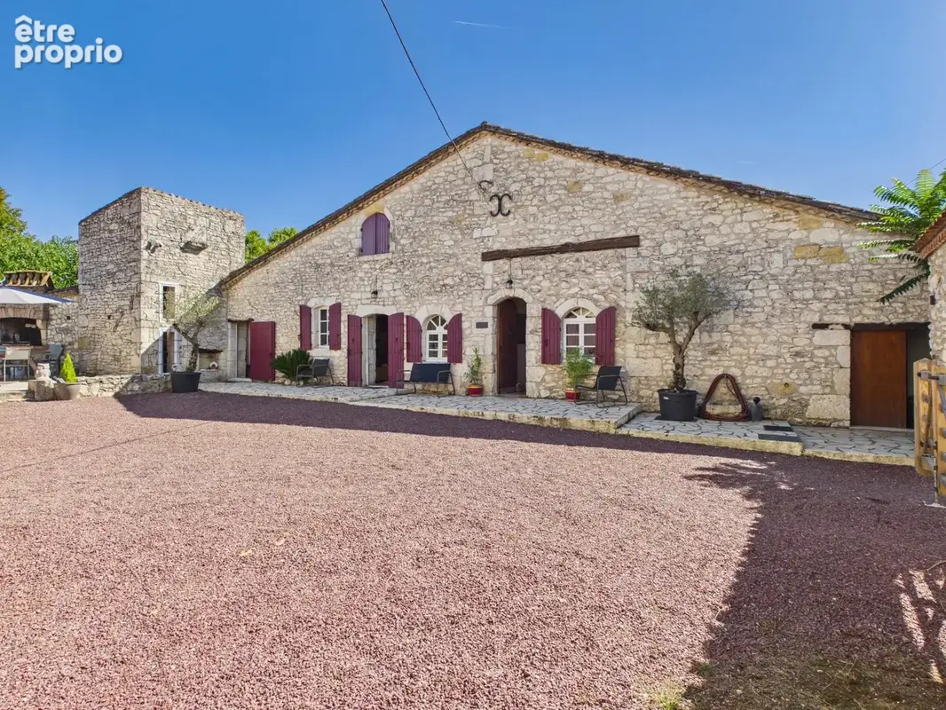 Maison en pierre de cinq chambres avec piscine et superbe grange de 153 m², proche de Sainte-Foy-la-Grande - photo 2