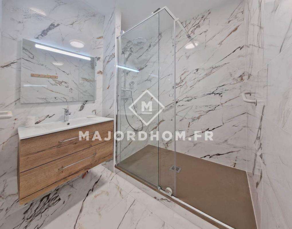 Appartement à MARSEILLE-5E