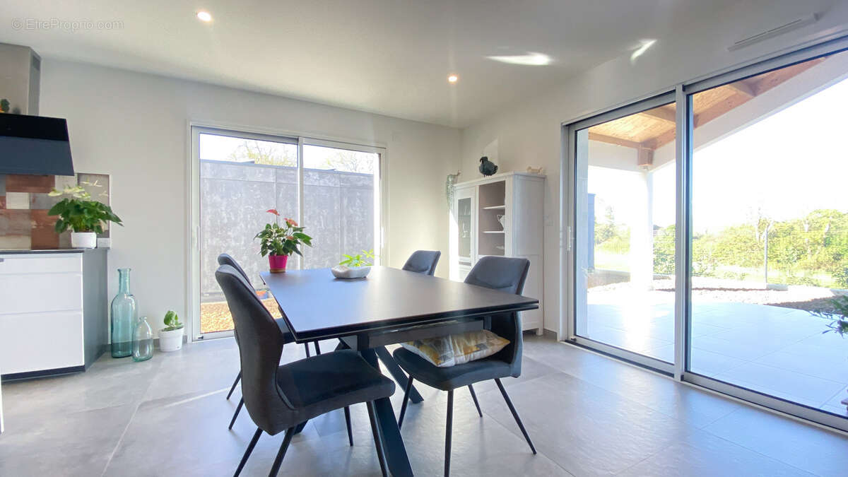 Maison à SAINT-VINCENT-SUR-JARD