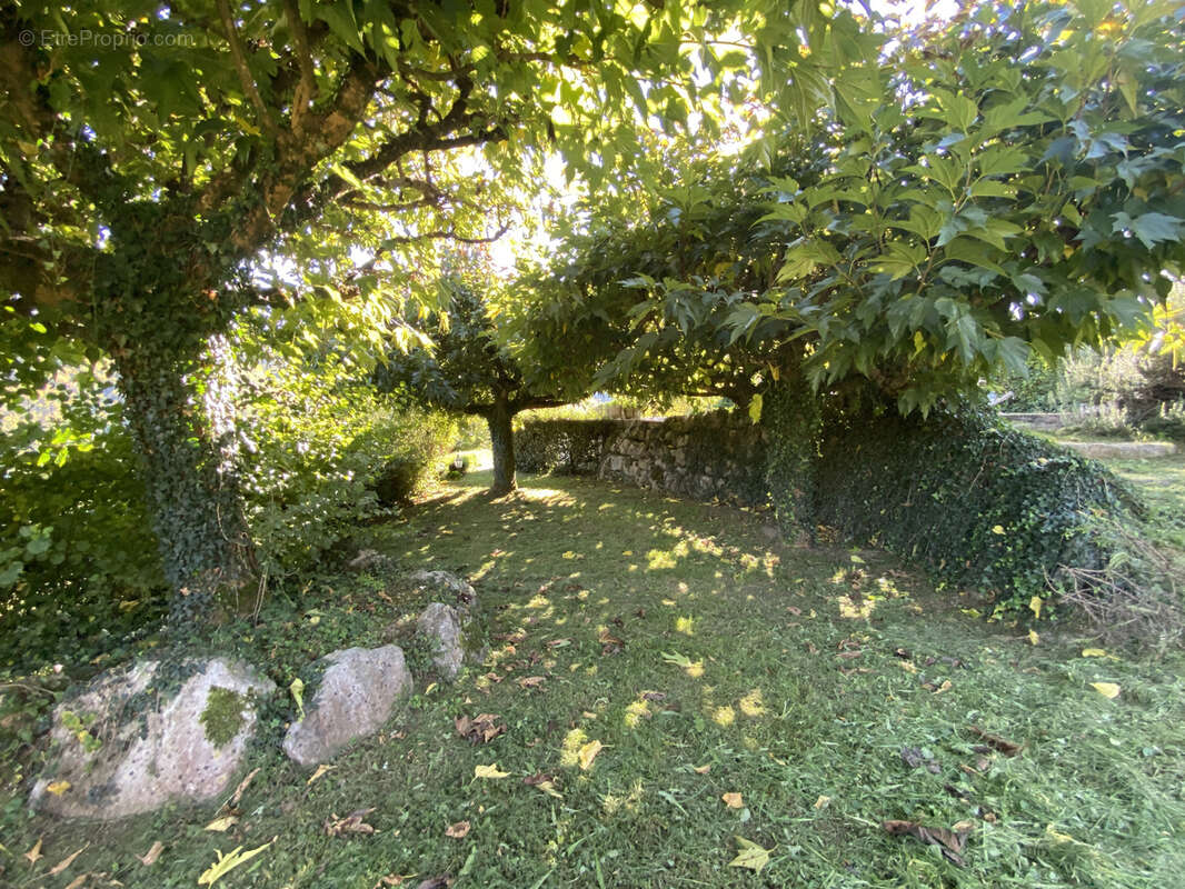 Maison à LAVAL-DE-CERE