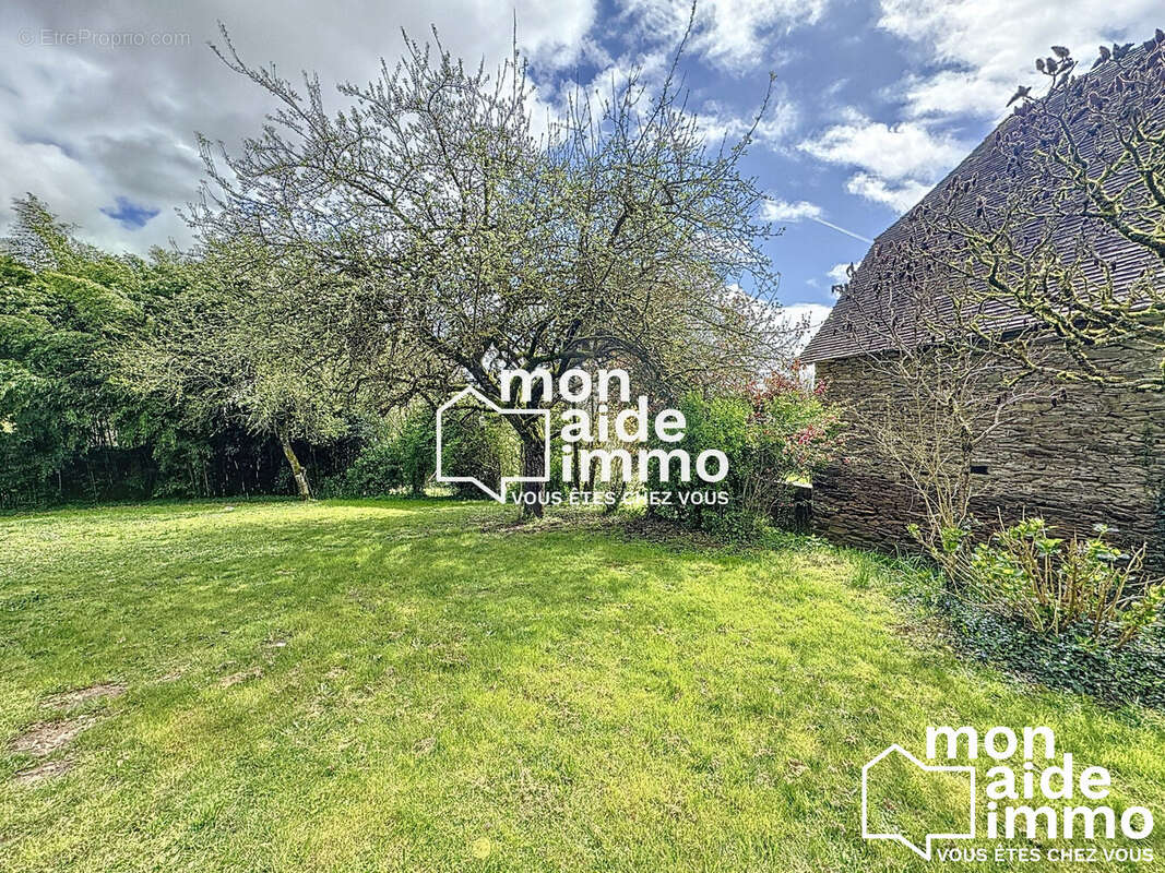 Maison à SAINT-PRIEST-LES-FOUGERES