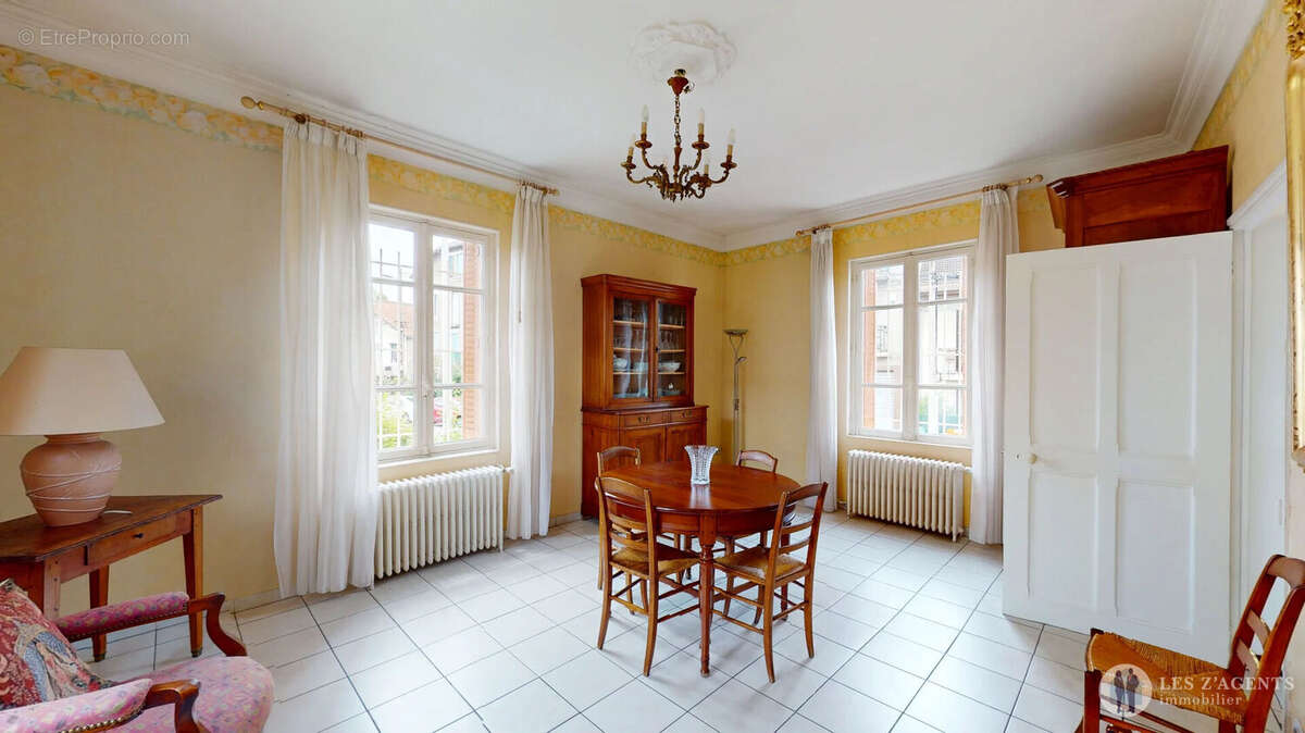 Maison à SAINT-MARTIN-D'HERES