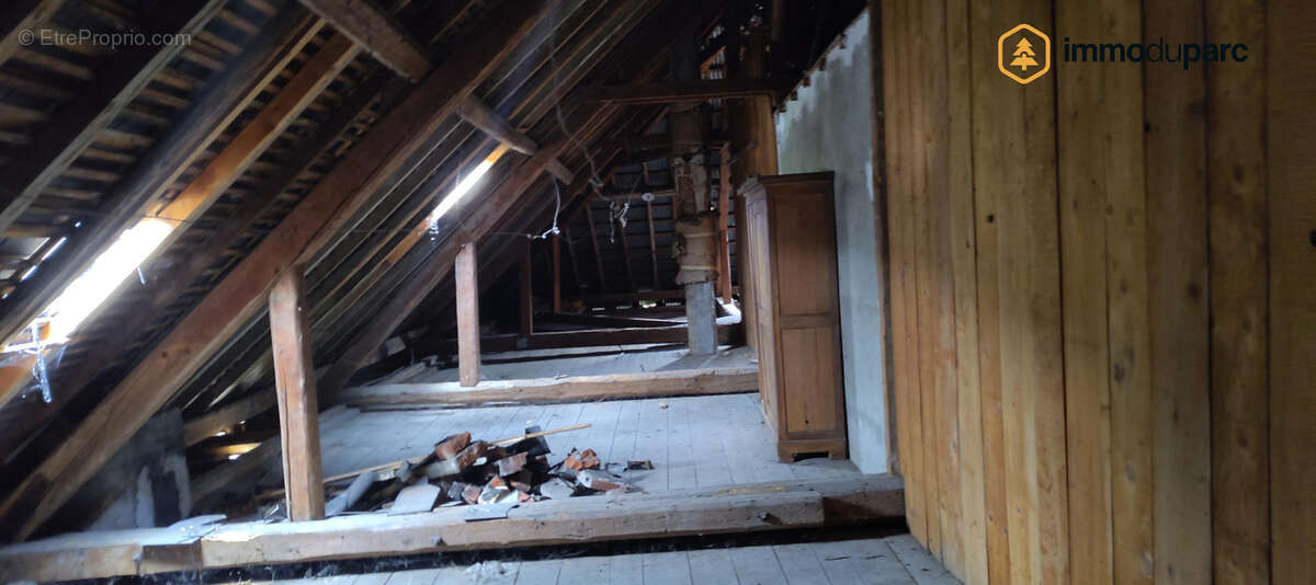 Maison à LESCHERAINES