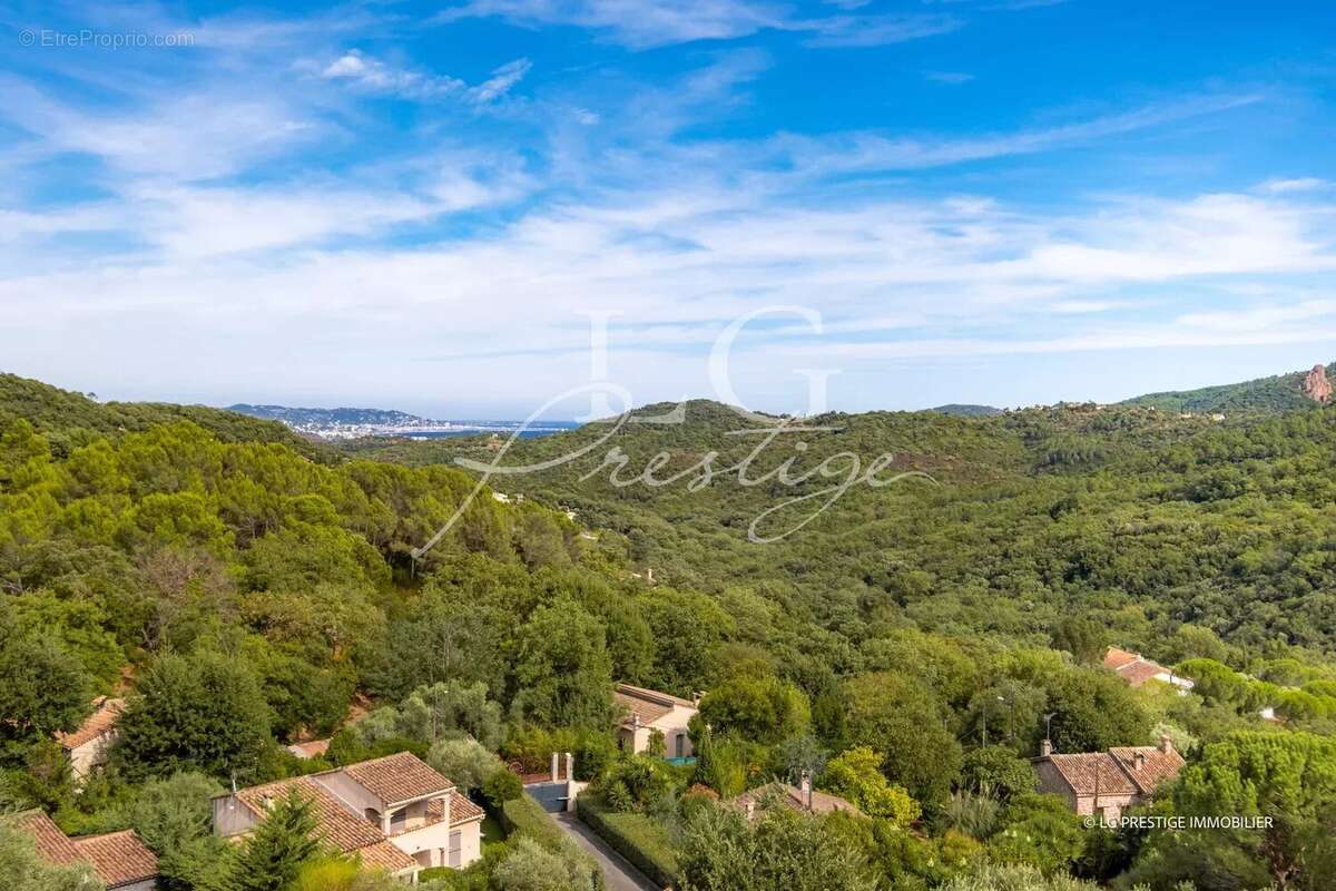 Maison à LES ADRETS-DE-L&#039;ESTEREL