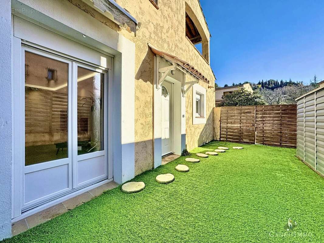 Appartement à AURIBEAU-SUR-SIAGNE