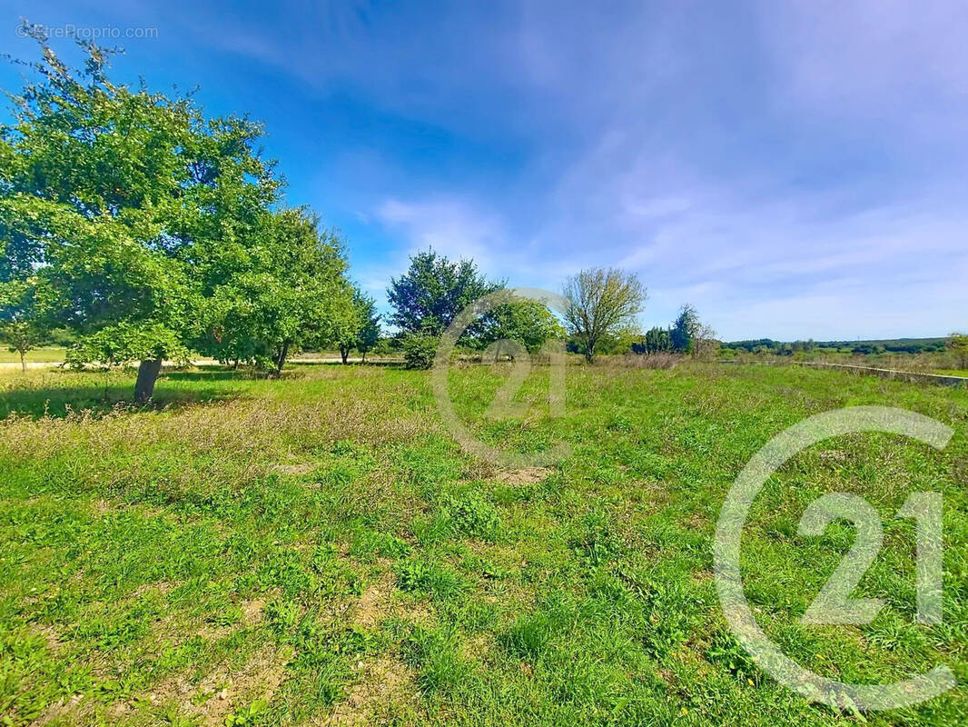Terrain à UZES