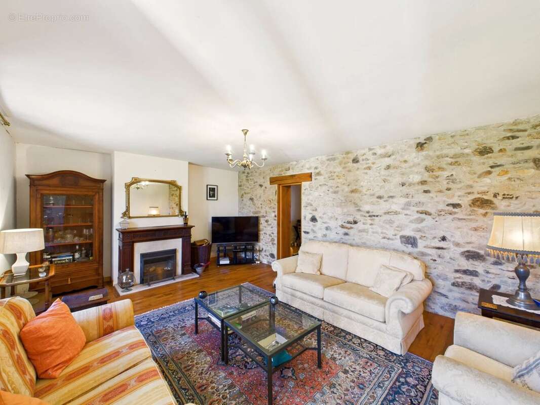 Maison à SAINT-YRIEIX-LA-PERCHE