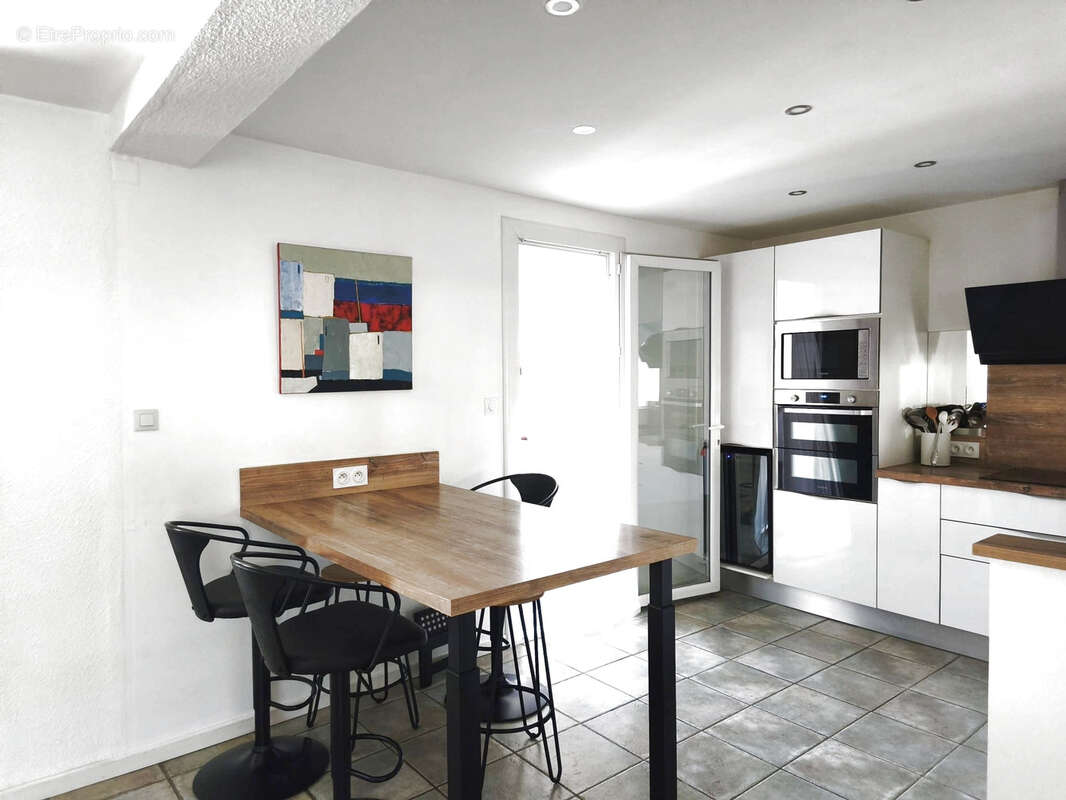 Maison à SAINT-LAURENT-DE-LA-SALANQUE