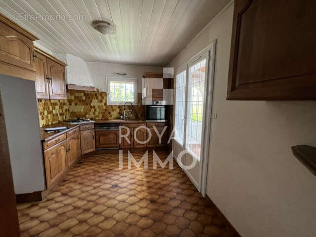 Six-fours-les-plages - villa de plain-pied - garage - photo 3