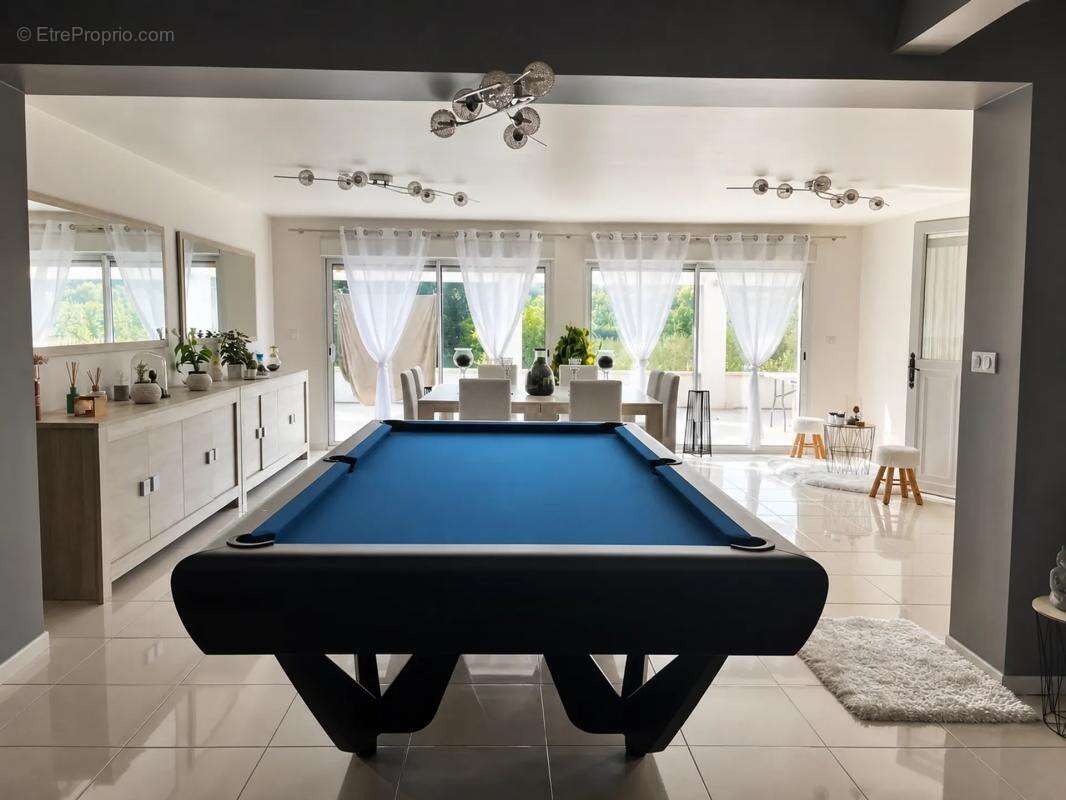 Maison de 7 pièces de 150 m² à Saint-Brice - photo 3