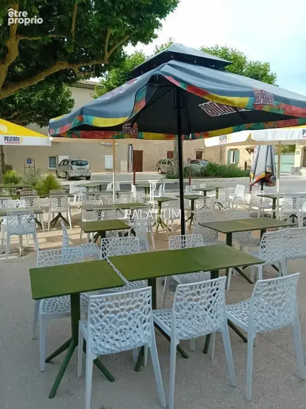 Local commercial de 137 m², Ongles - photo 2