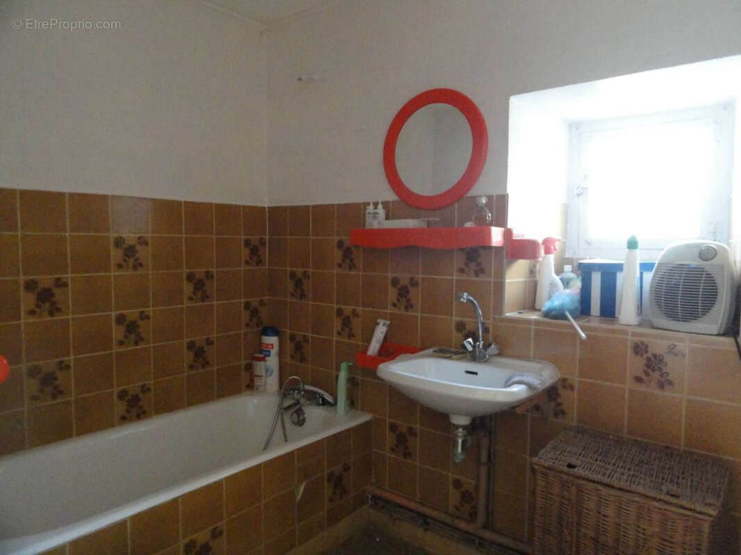 Maison en pierres dans hameau - photo 5