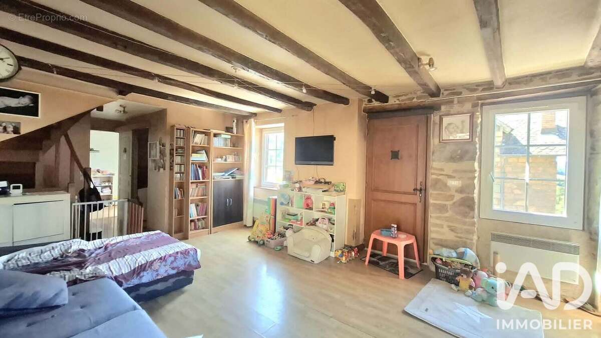 Maison 75 m² à Aubazines  - photo 4