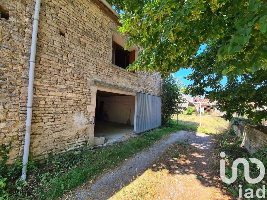Photo 2 - Parking à LES TOUCHES-DE-PERIGNY