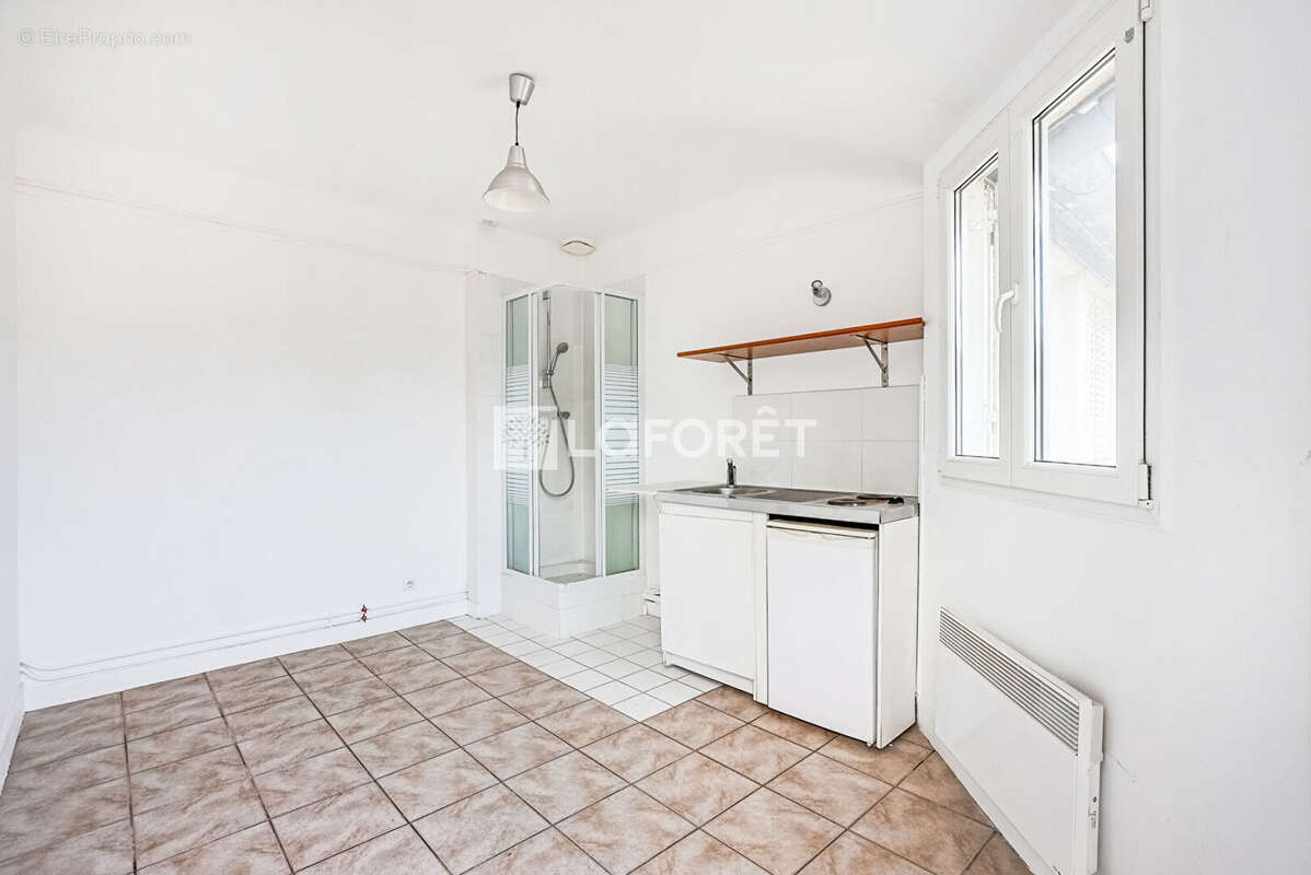 Studio charme sous les toits - Vue Tour Eiffel - photo 4