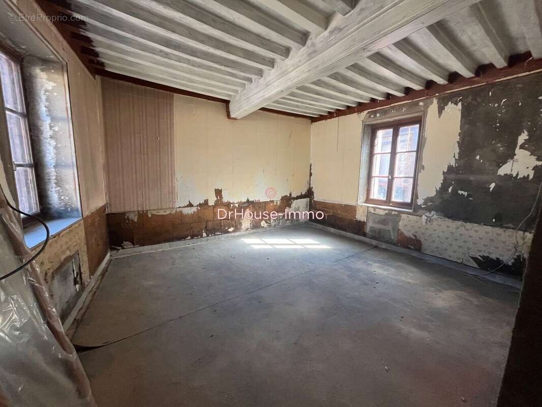 Maison à ROUSSILLON-EN-MORVAN