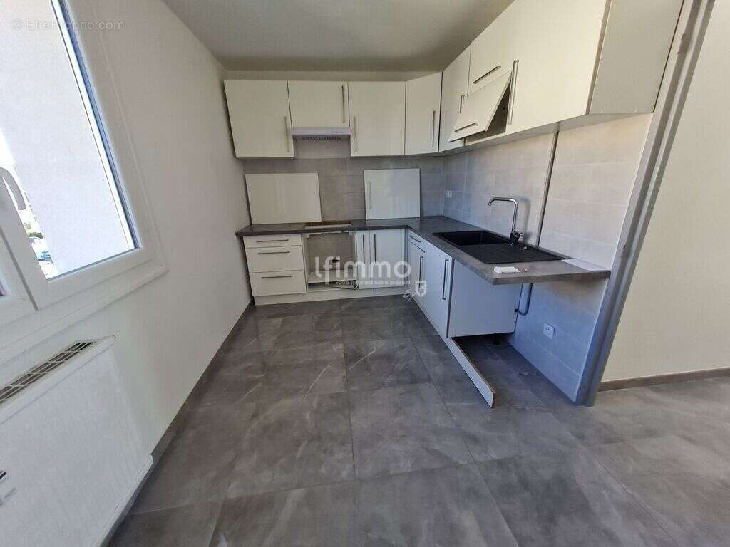 Appartement 68m² rénové avec balcon et cave - photo 4