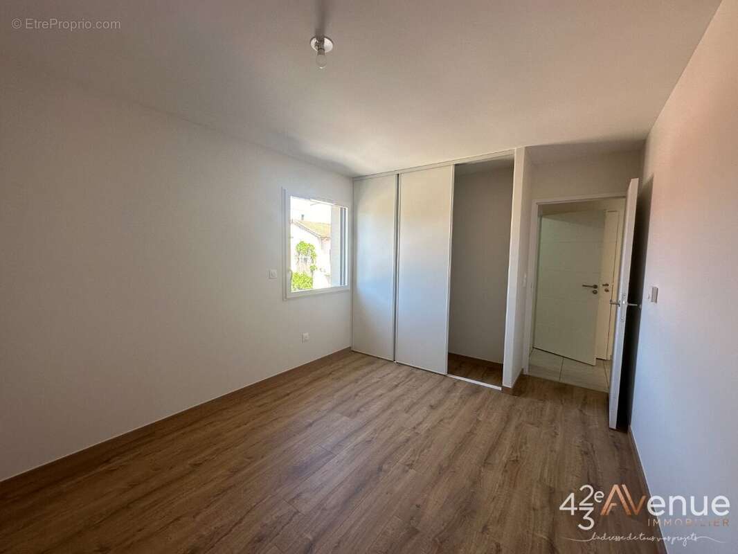 Appartement à MONTROND-LES-BAINS
