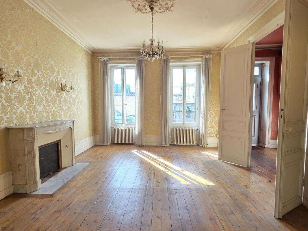 Maison à SAINT-JEAN-D&#039;ANGELY