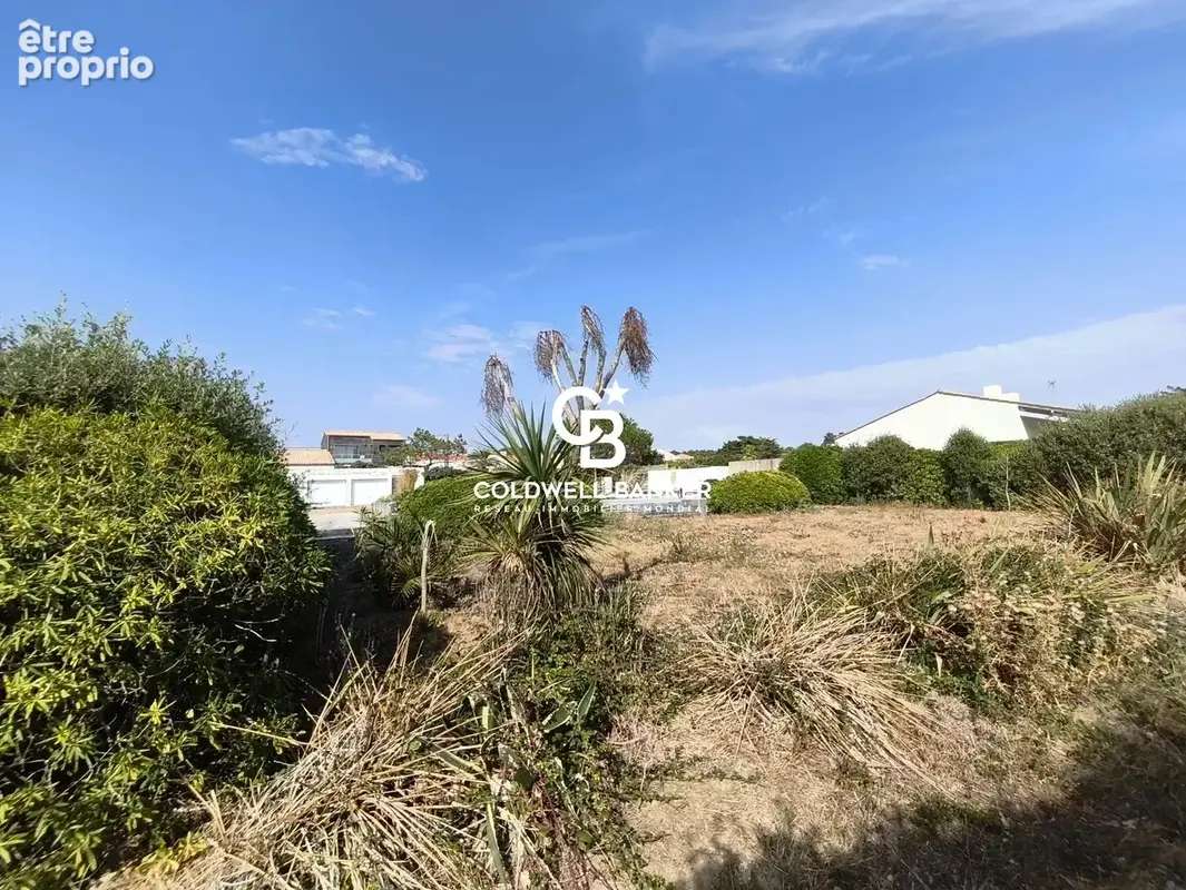 EXCLUSIVITÉ - Les Sables d'Olonne : Rare Terrain Face Mer de 2 300 m² avec Permis Purgé & Garages de 100 m² - photo 11