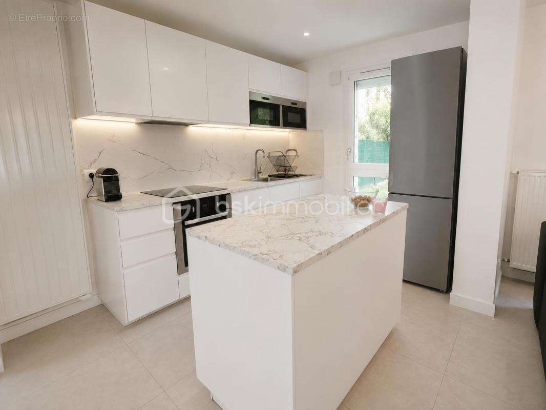 Maison familiale 5 pièces - 85 m ² habitables - Terrain de 216 m² - Combles aménagés de 27 m² - Jardin sans vis-à-vis - photo 2