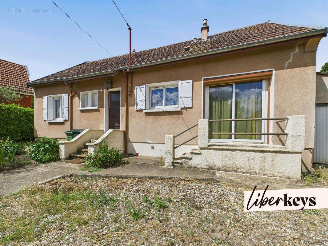 Maison individuelle de 107m² avec jardin et garage - Saint-Fons - photo 9