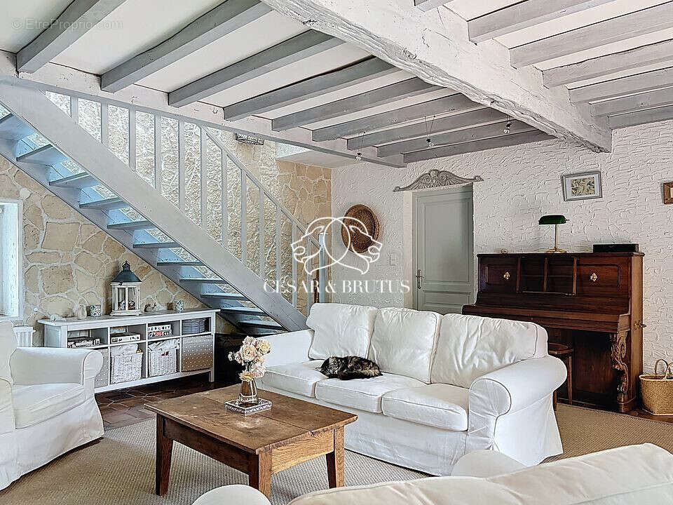 Maison à CORDELLE