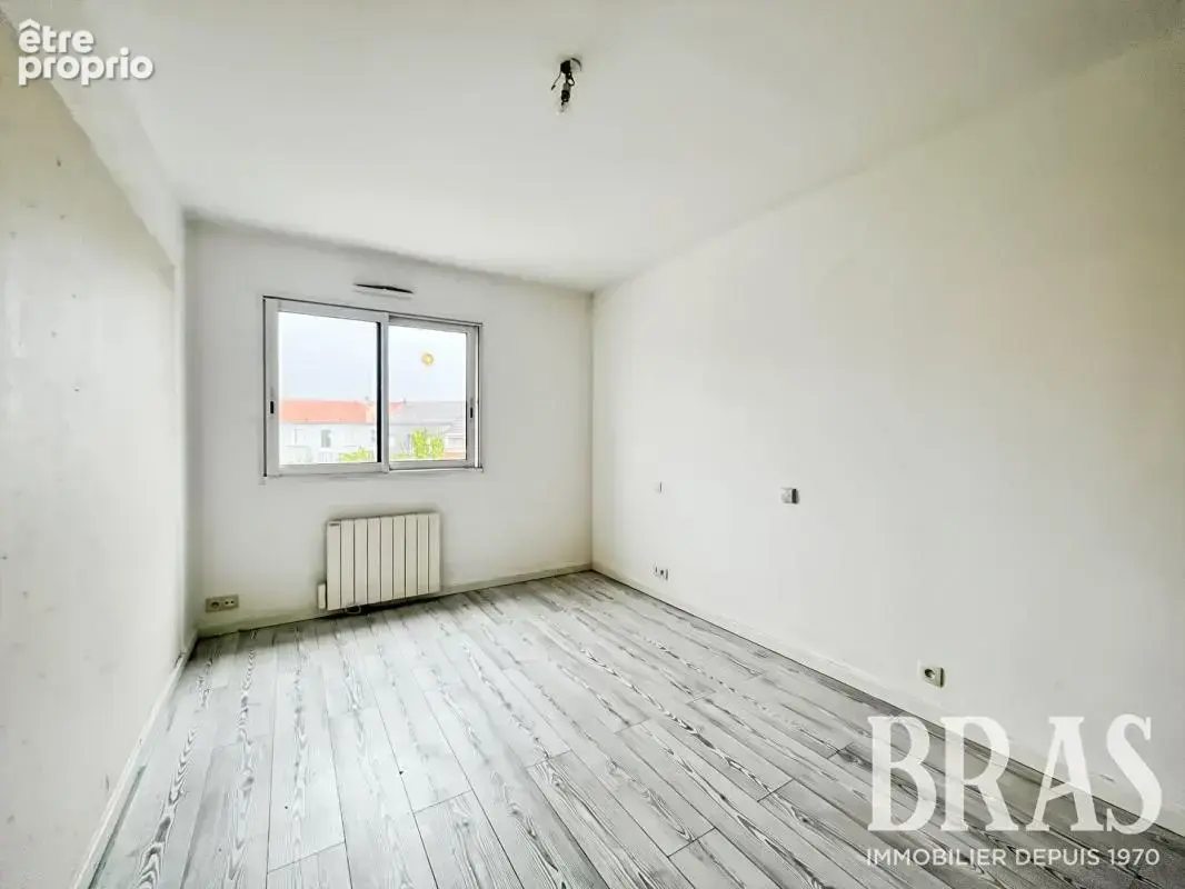 T3 avec balcon et garage - photo 4