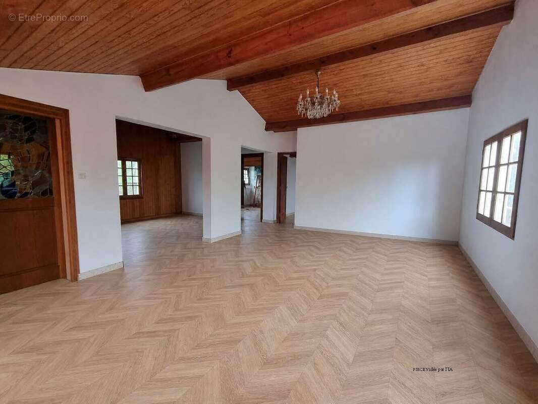 Salon 2 eme - Maison à VILLEFRANQUE