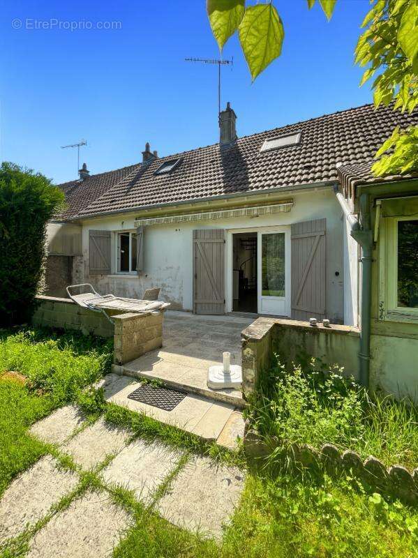 Maison de charme dans une impasse, Calme et potentiel à Venesmes - photo 5
