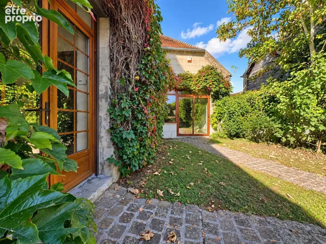 Maison 141m² 3 chambres + grand garage - photo 2