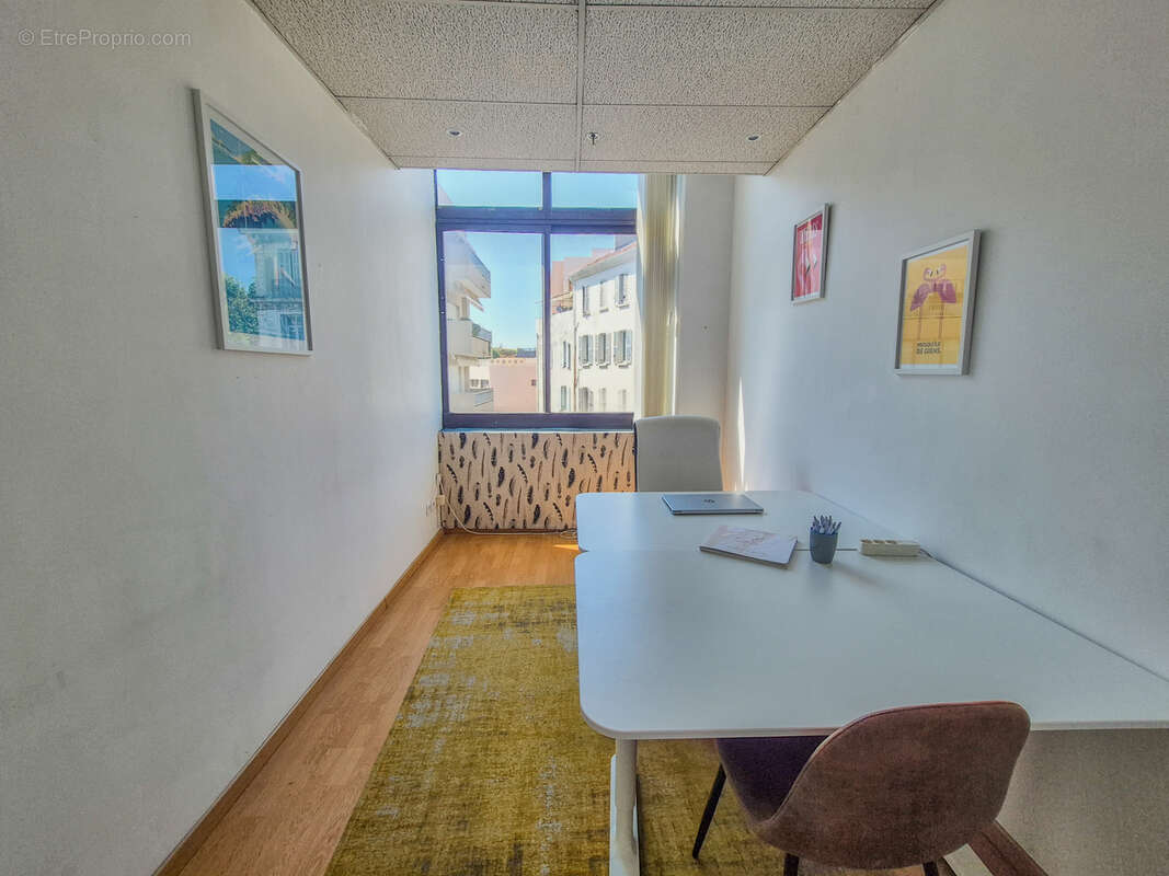 Local professionnel avec vue dégagée   Hyères centre-ville - photo 5