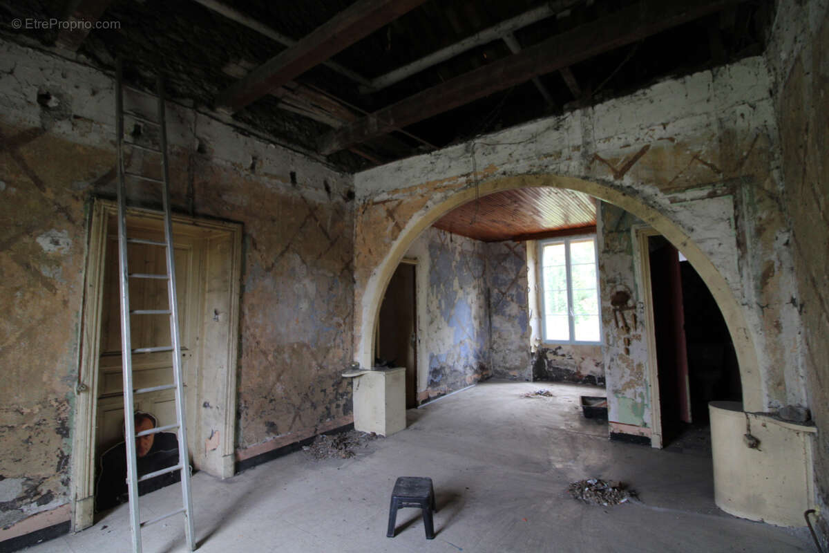 Maison de caractere d'un volume 333 m2  + dependance 86 m2. - photo 63