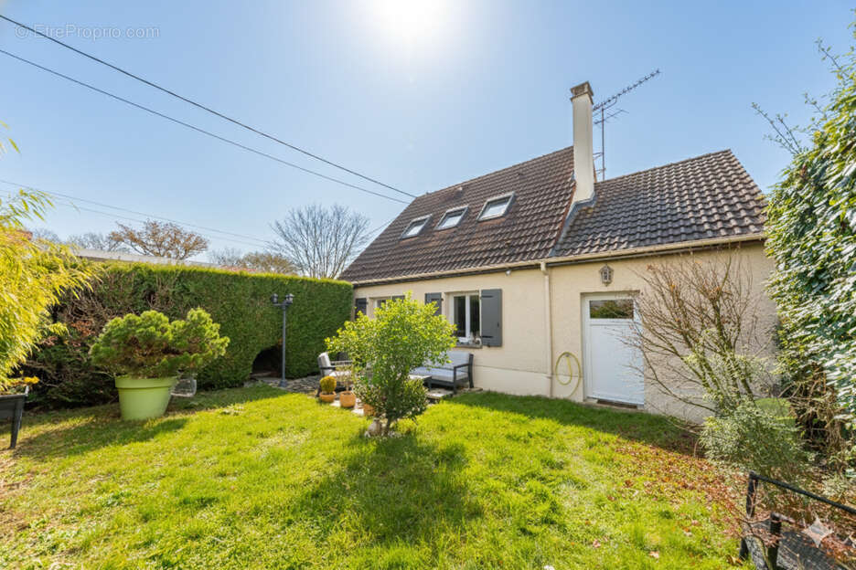 Maison à OZOIR-LA-FERRIERE