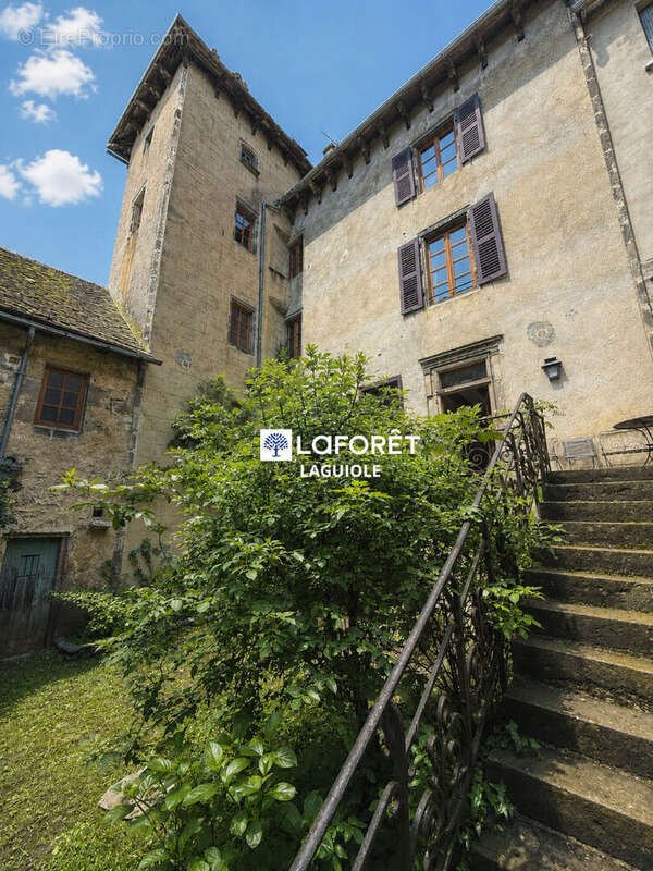 Maison à MUR-DE-BARREZ