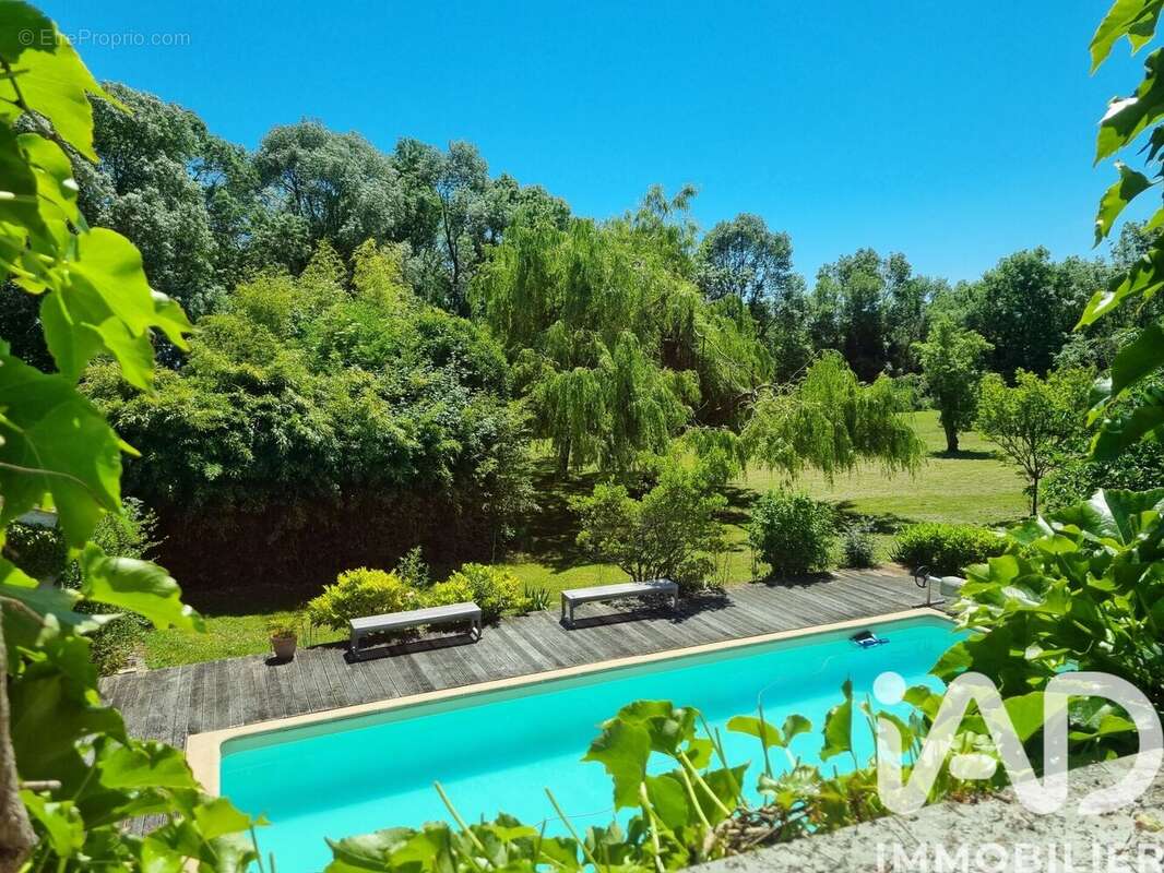 Maison 471 m² à Blaignan  - photo 9