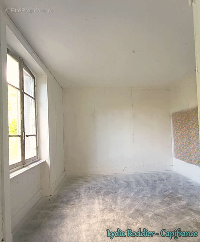 Appartement à LA MONNERIE-LE-MONTEL