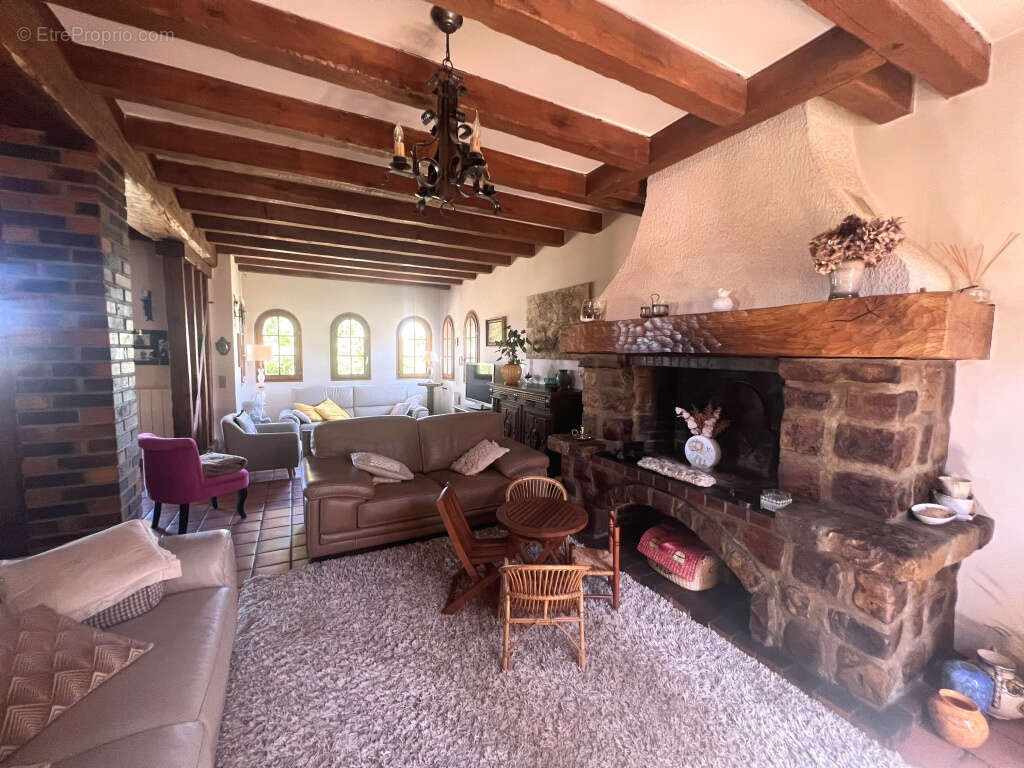 Maison à PONT-SUR-YONNE