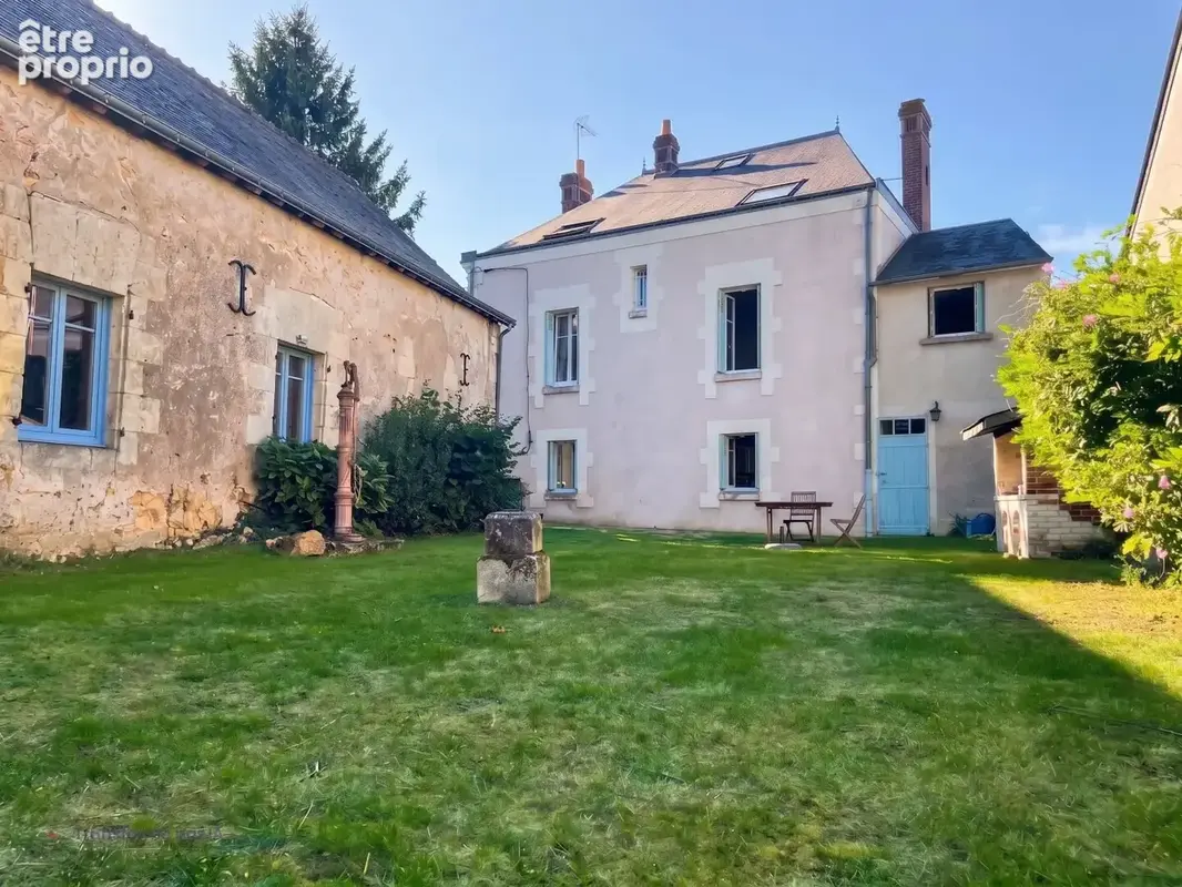 Maison à MONNAIE
