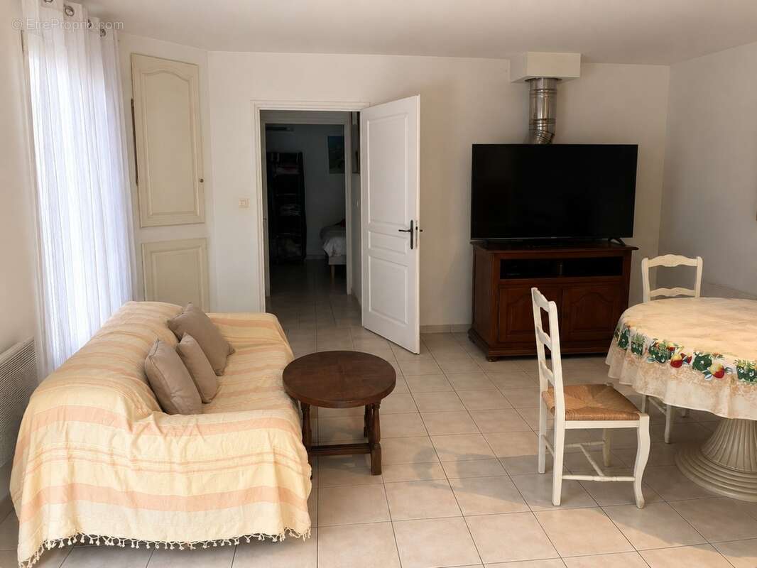 Maison de 100 m² avec jardin et belle terrasse couverte – Proche centre-ville - photo 9