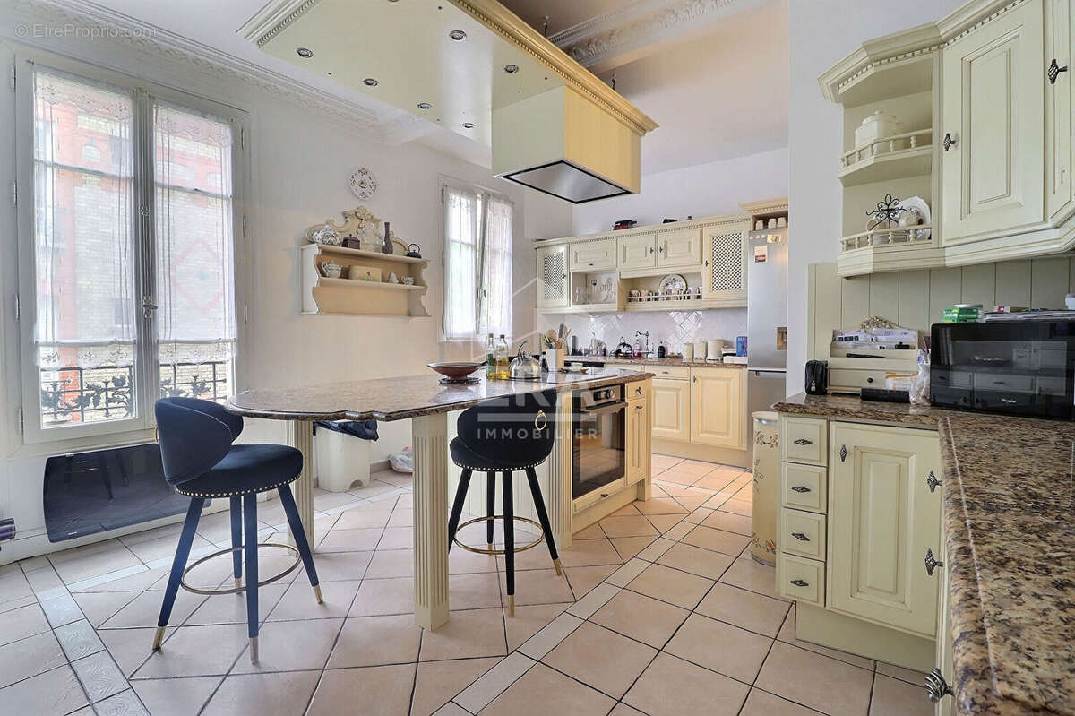 Appartement à COLOMBES