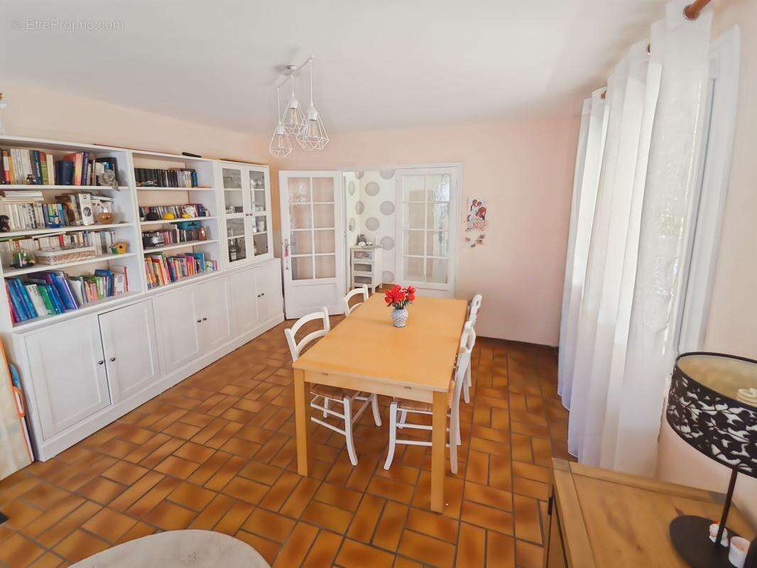 Maison à SAINT-JEAN-DE-BRAYE