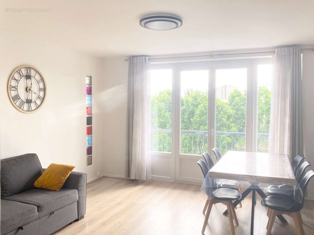 Appartement à EPINAY-SUR-SEINE