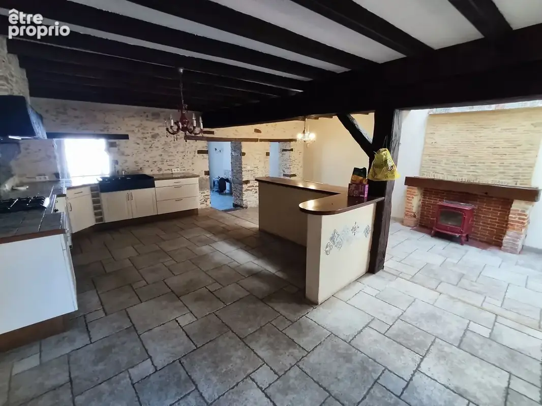 CUISINE-SALLE A MANGER AUTRE VUE