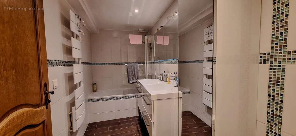 Maison à ROQUEFORT-LES-PINS