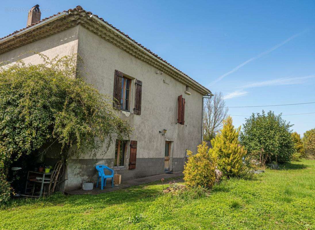 Maison à LACOUR