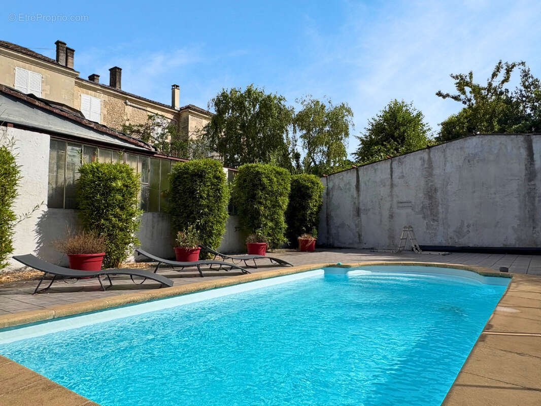 Maison à COGNAC