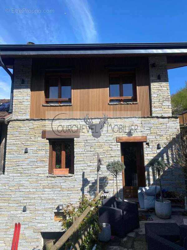 Maison à LA PERRIERE