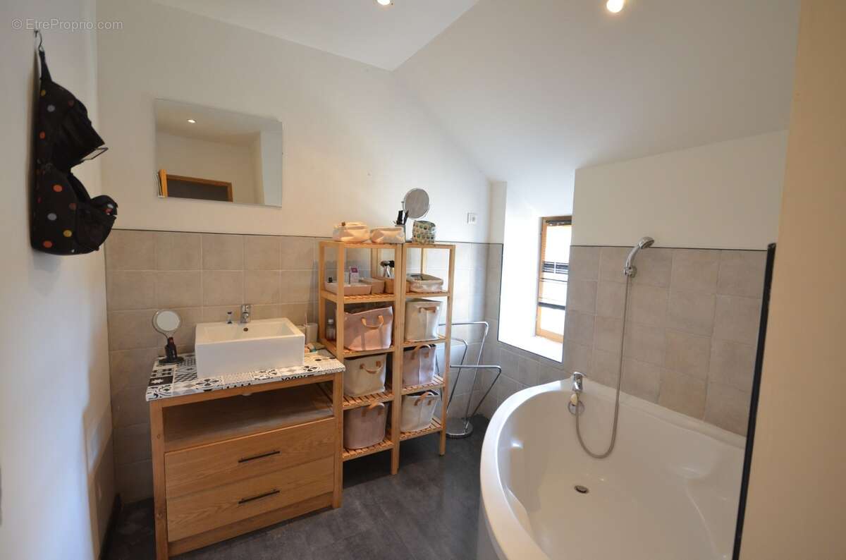 Proche de CHATILLON SUR MARNE (51) à vendre Belle maison en pierre rénovée avec dépendance - photo 12